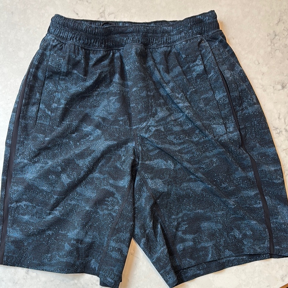 Men's lululemon Black Patterned Shorts